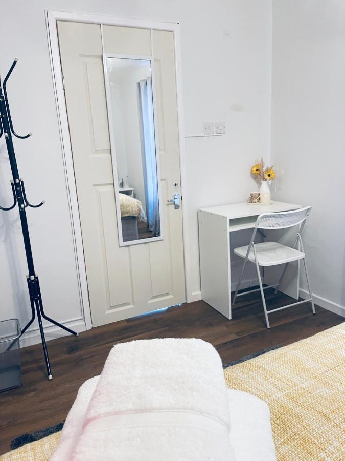 Small Doble, Shared House Filton ภายนอก รูปภาพ